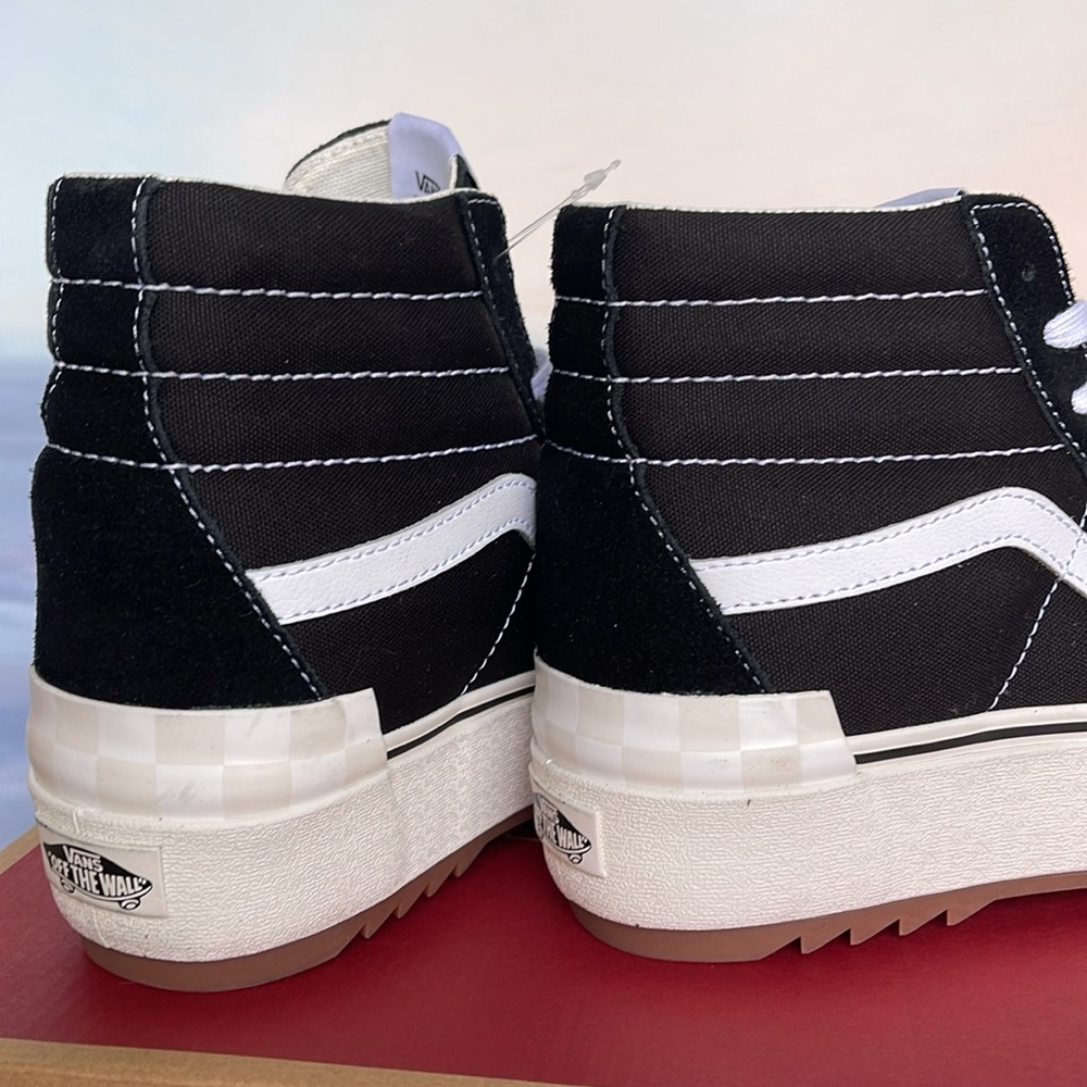 Vans Men’s Sk8-Hi Stacked (Suede/Canvas) Black/Blan
VN0A4BTW5ZN
Platforms - Picture 15 of 16